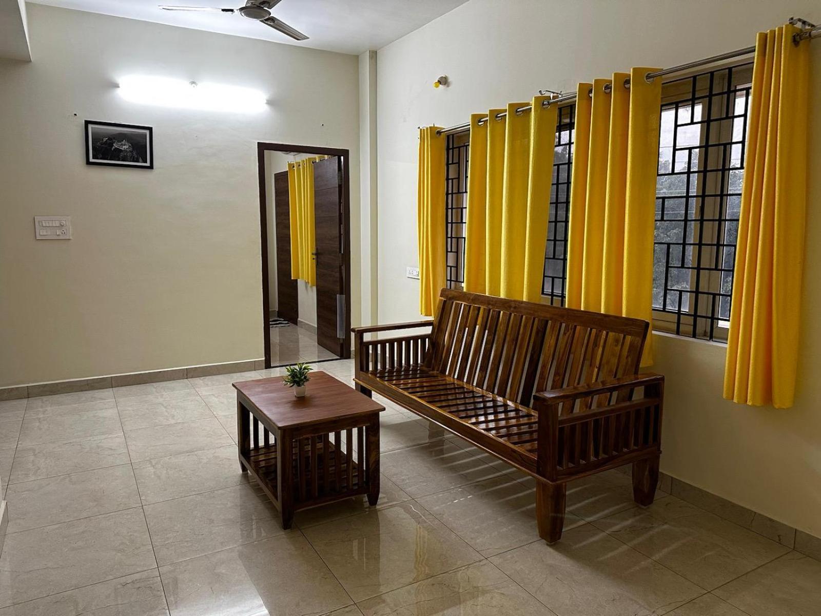 Girivalam Vista Residency Homestay *